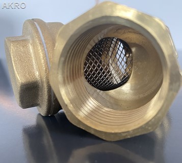 Filtr mosiężny osadnikowy skośny do wody Goshe 1"