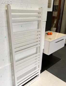 Grzejnik łazienkowy AKRO biały 120x53 565W V50 przyłącze  środkowe dolne