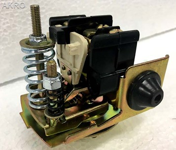 Wyłącznik ciśnieniowy do pompy 1/4" 230V
